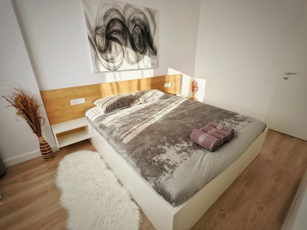 Cluj Airport Apartment Exteriör bild