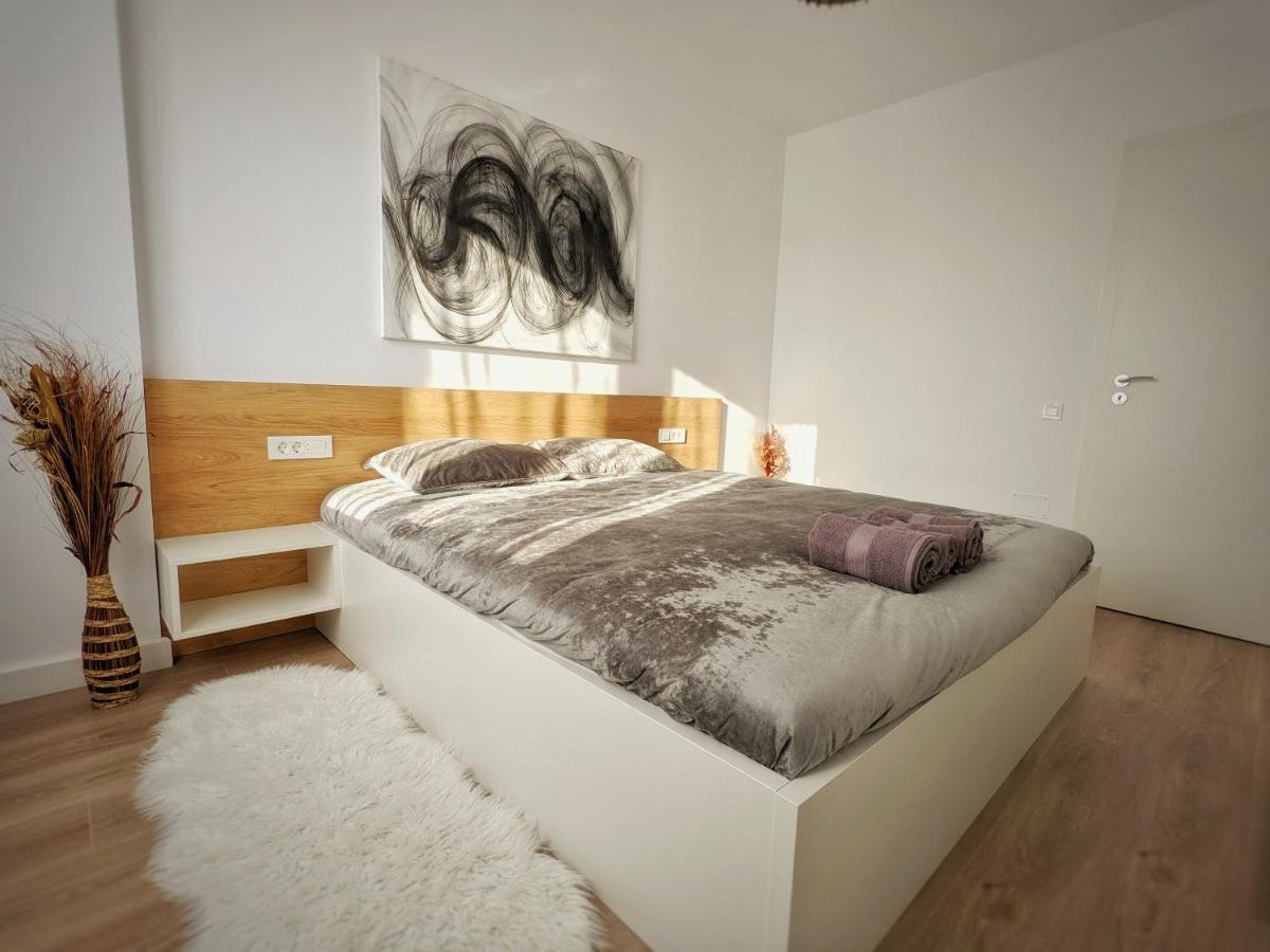 Cluj Airport Apartment Exteriör bild
